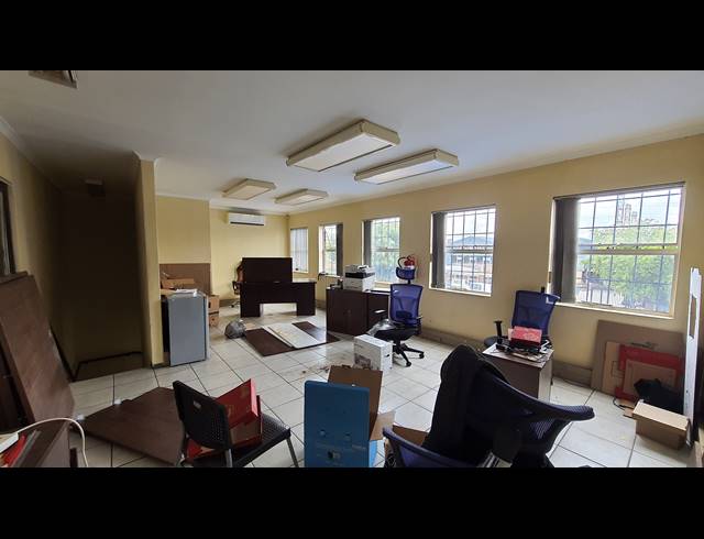 435M² WAREHOUSE TO LET IN SEBENZA